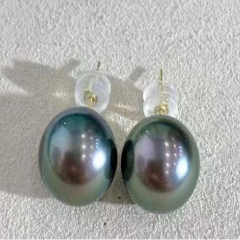Number J pearls earrings (priced as a deposit) Daily