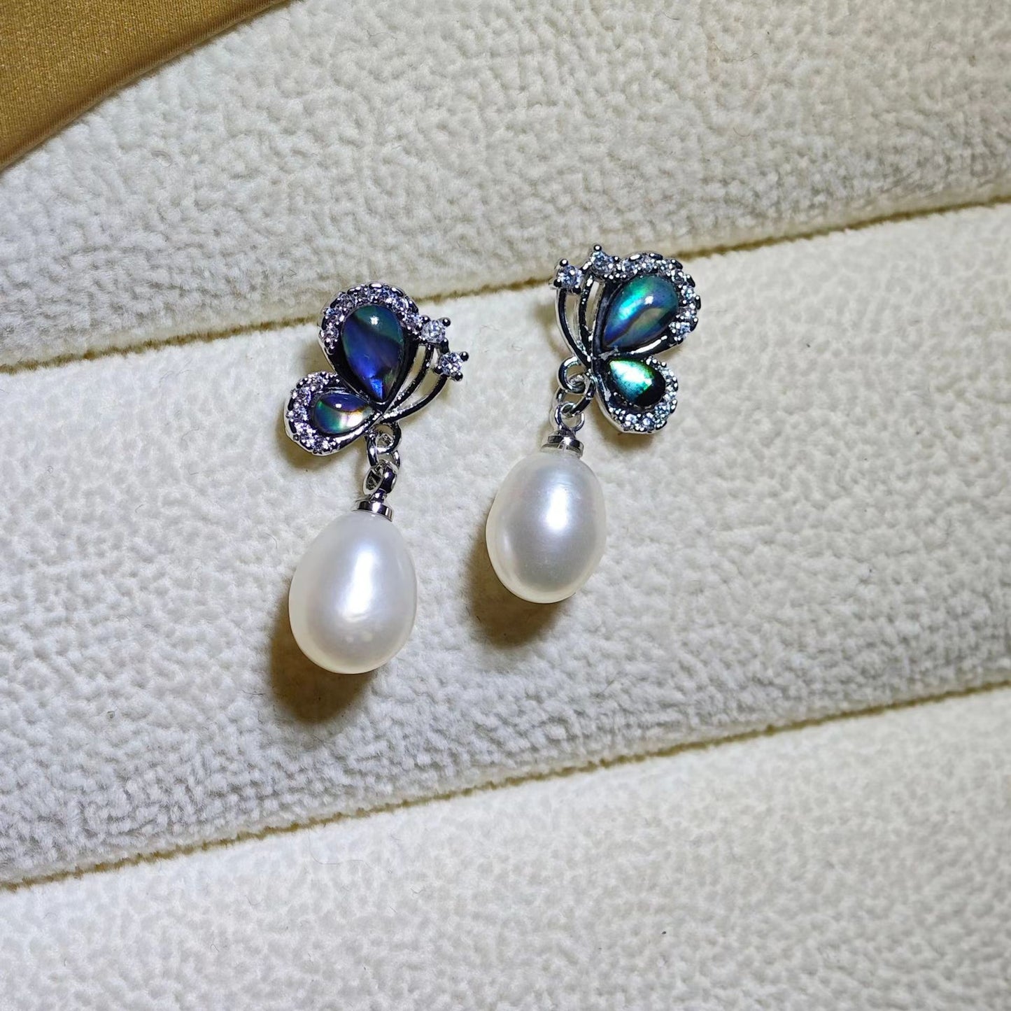 number 27 freshwater pearl earrings plated s925