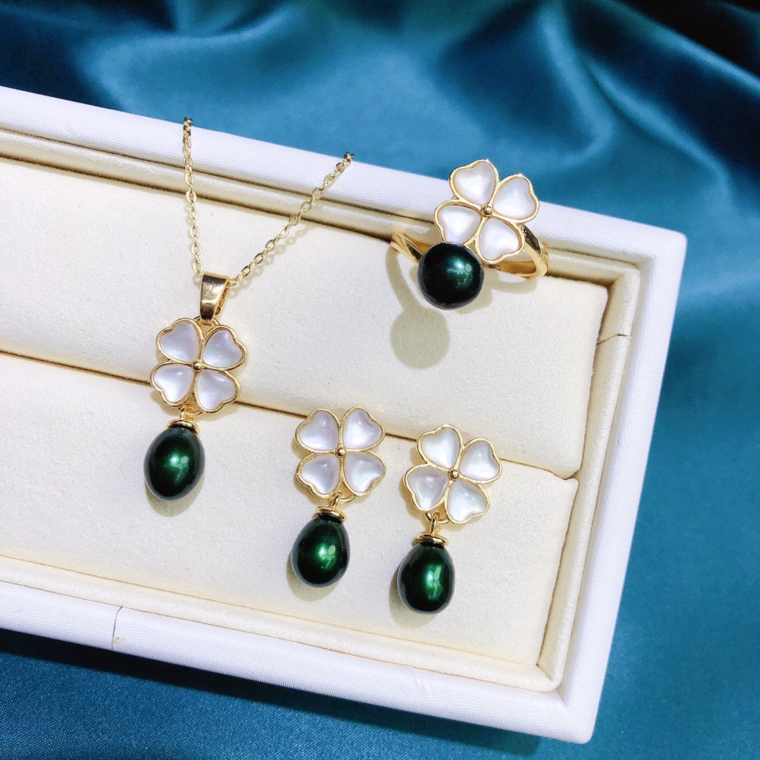 New Arrival 17 Four-leaf clover Fresh water pearl set
