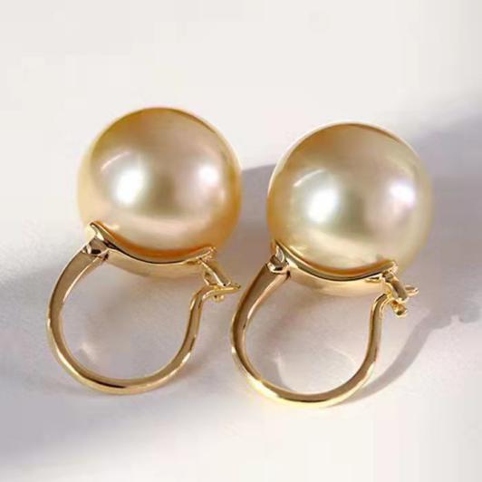 Number L pearls earrings (priced as a deposit) Customized according to budget