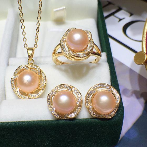 Number M pearls set (priced as a deposit) Birthday