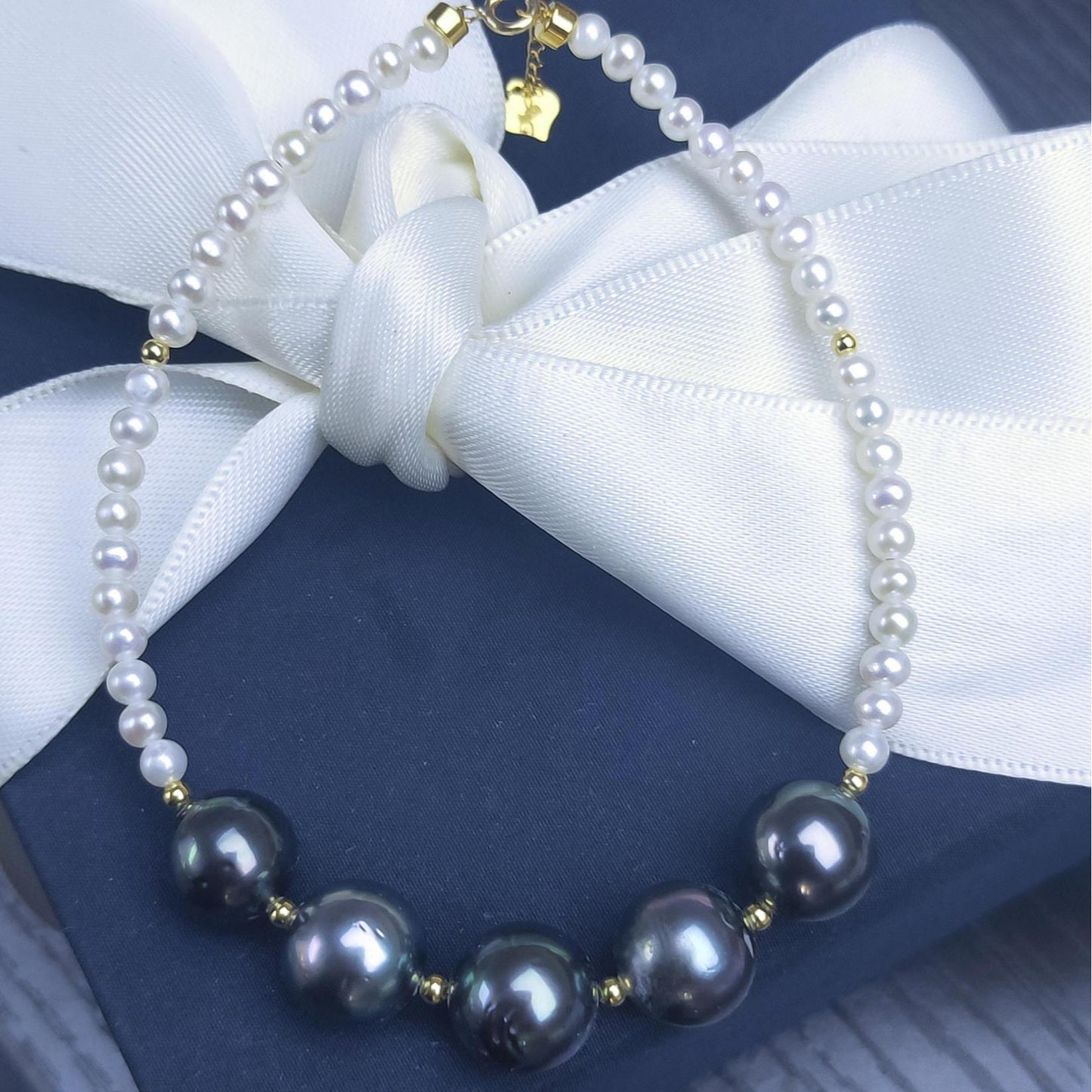 Gorgeous sea water pearls necklace ring earring bracelet (priced as a deposit)