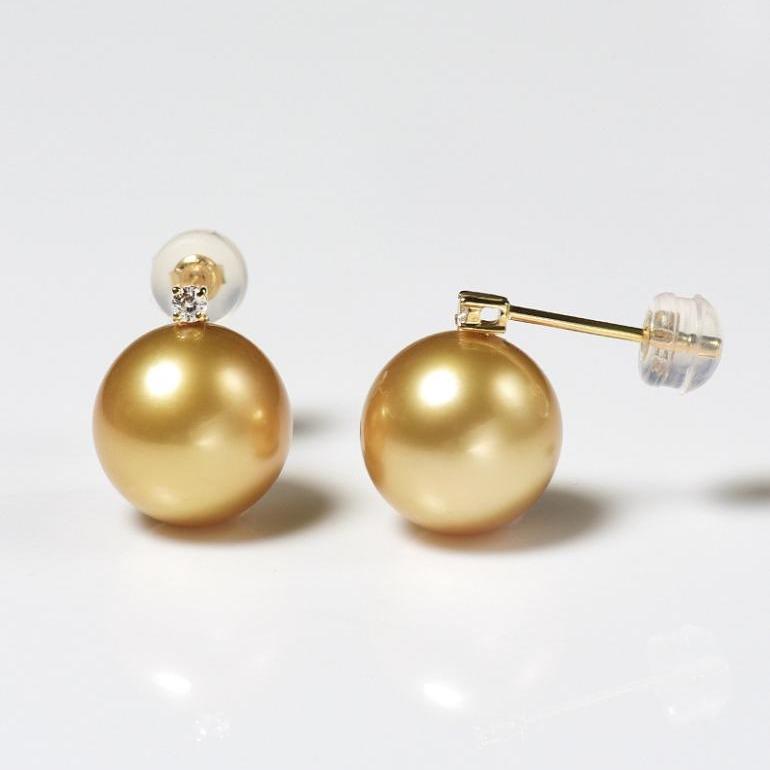Number K pearls earrings (priced as a deposit) Customized according to budget