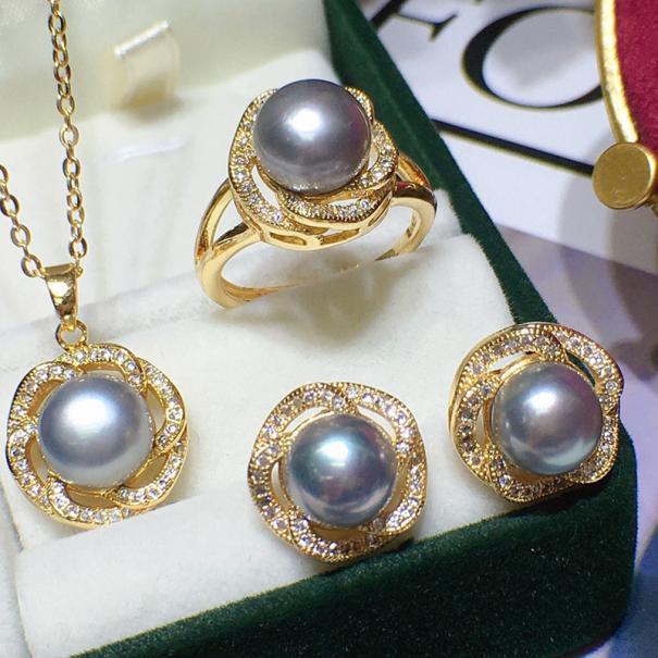 Number M pearls set (priced as a deposit) Birthday