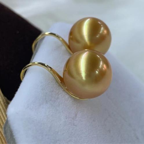 Number K pearls earrings (priced as a deposit) Customized according to budget