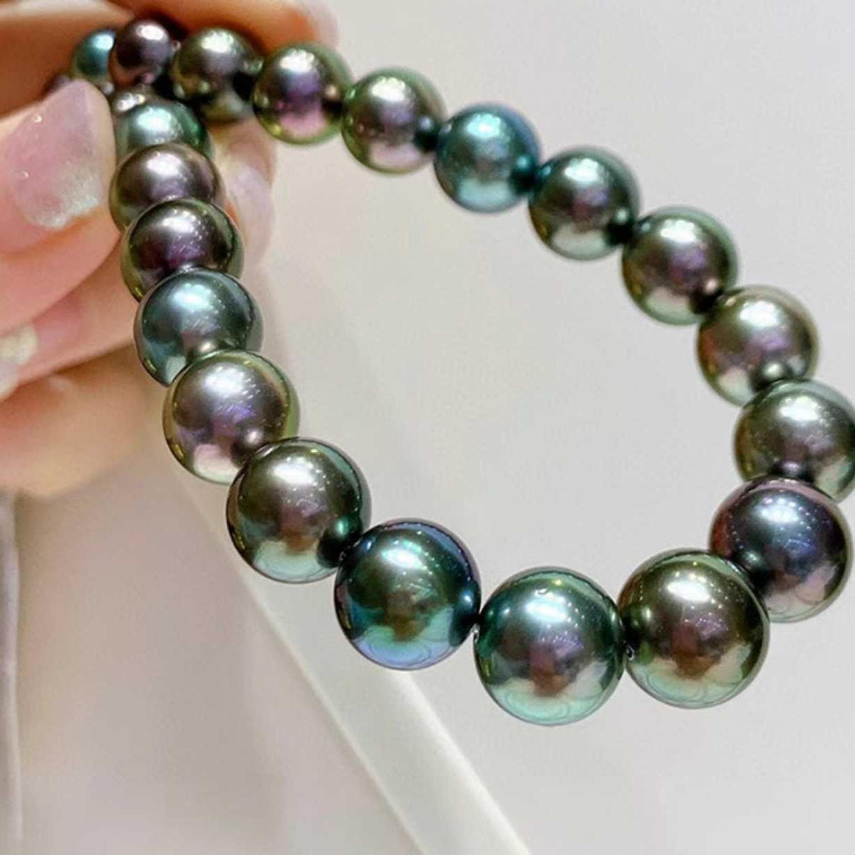 Number R necklace (priced as a deposit) Daily
