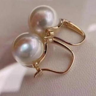 Number L pearls earrings (priced as a deposit) Customized according to budget