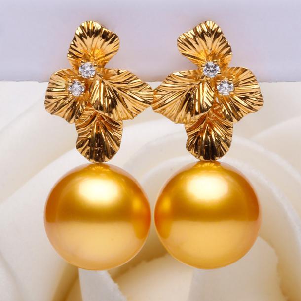 Number K pearls earrings (priced as a deposit) Customized according to budget