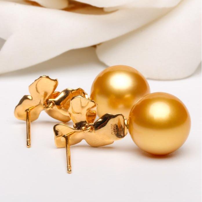 Number K pearls earrings (priced as a deposit) Customized according to budget