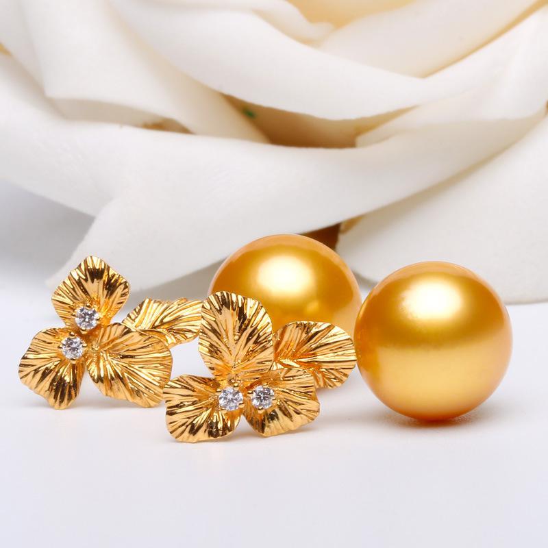 Number K pearls earrings (priced as a deposit) Customized according to budget
