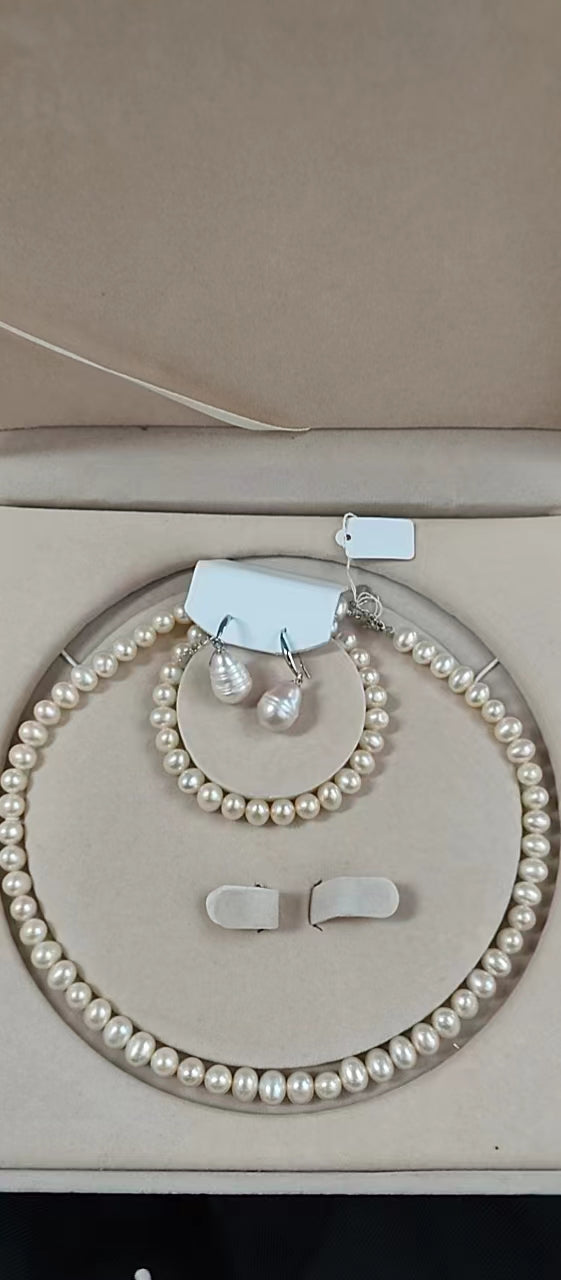 1 RedBox Jewelry
