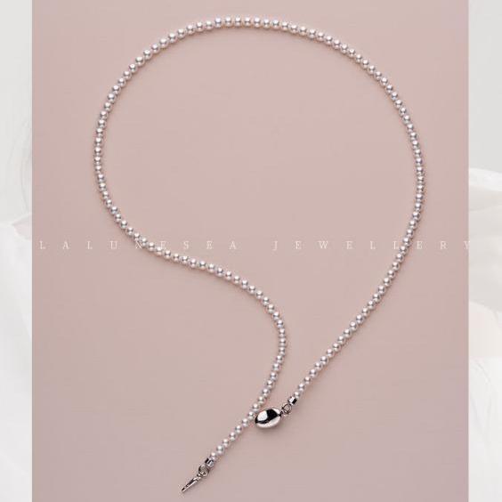 Number Q necklace (priced as a deposit) Daily